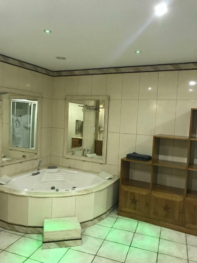 Appartement Du Couvent Narbona Esterno foto